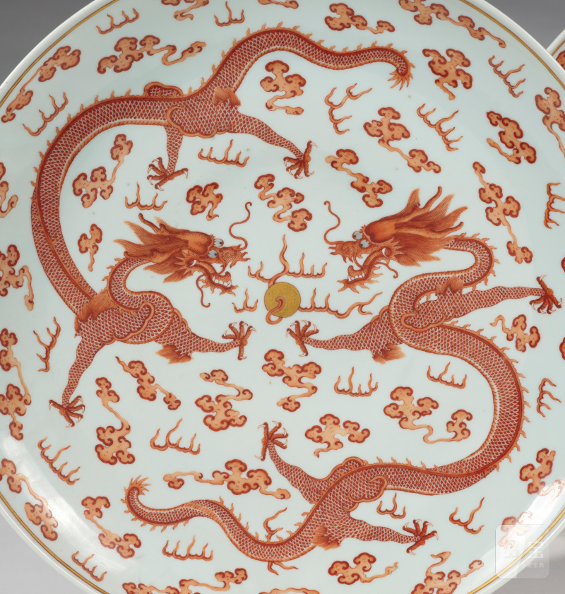 清光緒 礬紅彩描金雲龍戲珠紋大盤一對 《大清光緒年製》款 - 图3